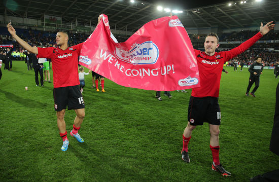 每体：法国球迷和名宿对姆巴佩在受伤离队后前往迪拜度假不满（每体：姆巴佩伤退后赴迪拜度假引法国球迷与名宿不满）