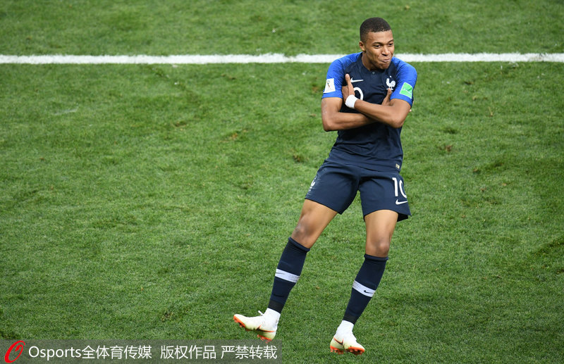 曼联1-1负于西汉姆联，B费错失绝杀，全场射门6次，未进，5轮仅1胜。