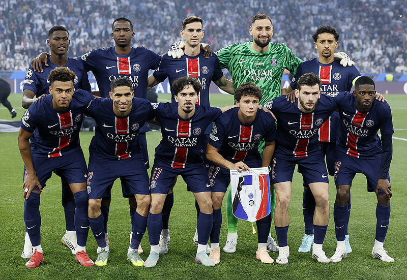 这脚爆射有火箭推进器吧？（这一脚劲射是装了喷气引擎吗？）