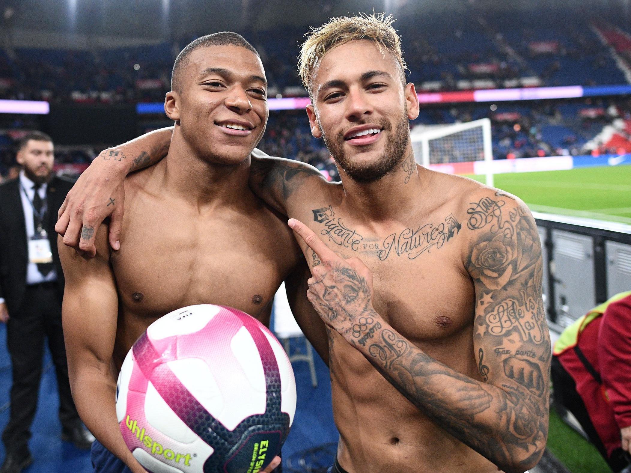 阮奇龙庆祝冲超：美好的一个赛季，一起期待2026新的挑战（阮奇龙庆贺升超：美妙赛季收官，携手期待2026年新挑战）